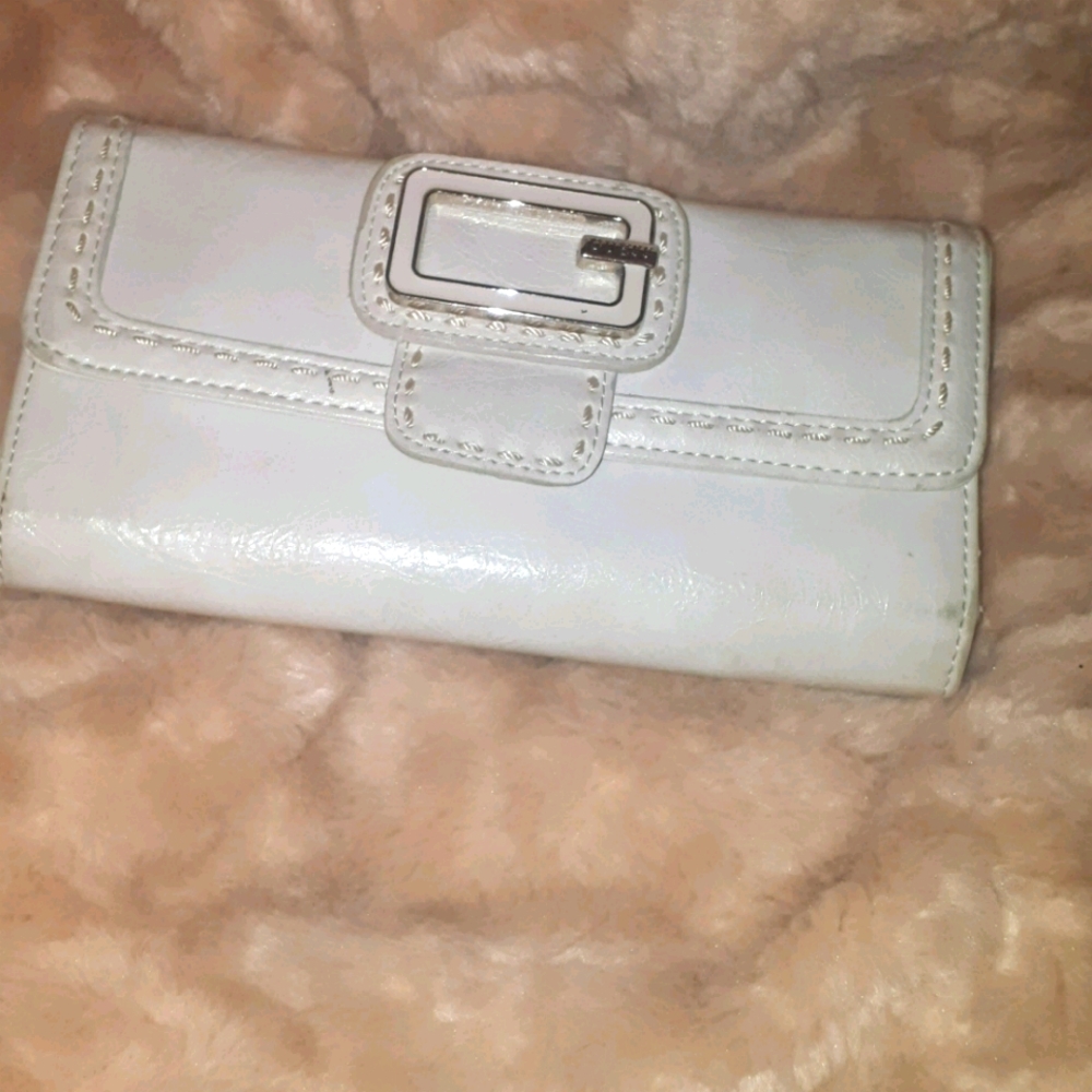 Guess Wallet - Picture 1 of 4
